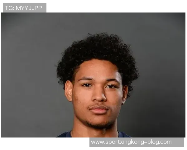 火箭队签下戴申尼克斯和凯莱布麦康奈尔后将其裁掉送往发展联盟 火箭队签下戴申尼克斯和凯莱布麦康奈尔后将其裁掉送往发展联盟